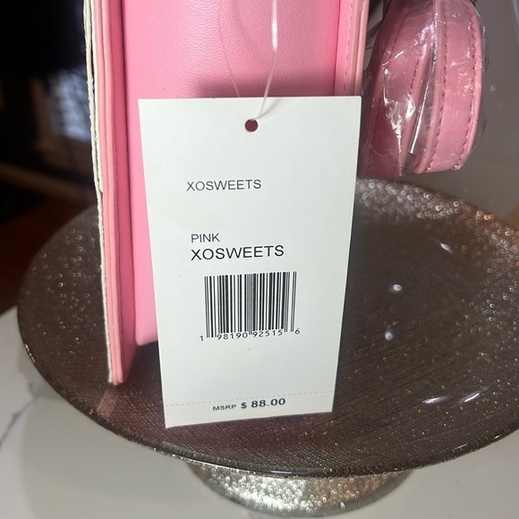 Betsey Johnson SASSY HEARTS XOSweets Valentines Candy Hearts Glitter Crossbody - Picture 13 of 13